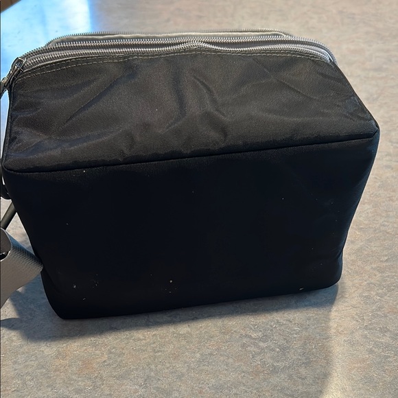 New with tags LL bean insulated lunch bag with removable cross body strap - Picture 4 of 4